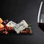 Le vin rouge et le fromage, pourquoi c'est compliqué