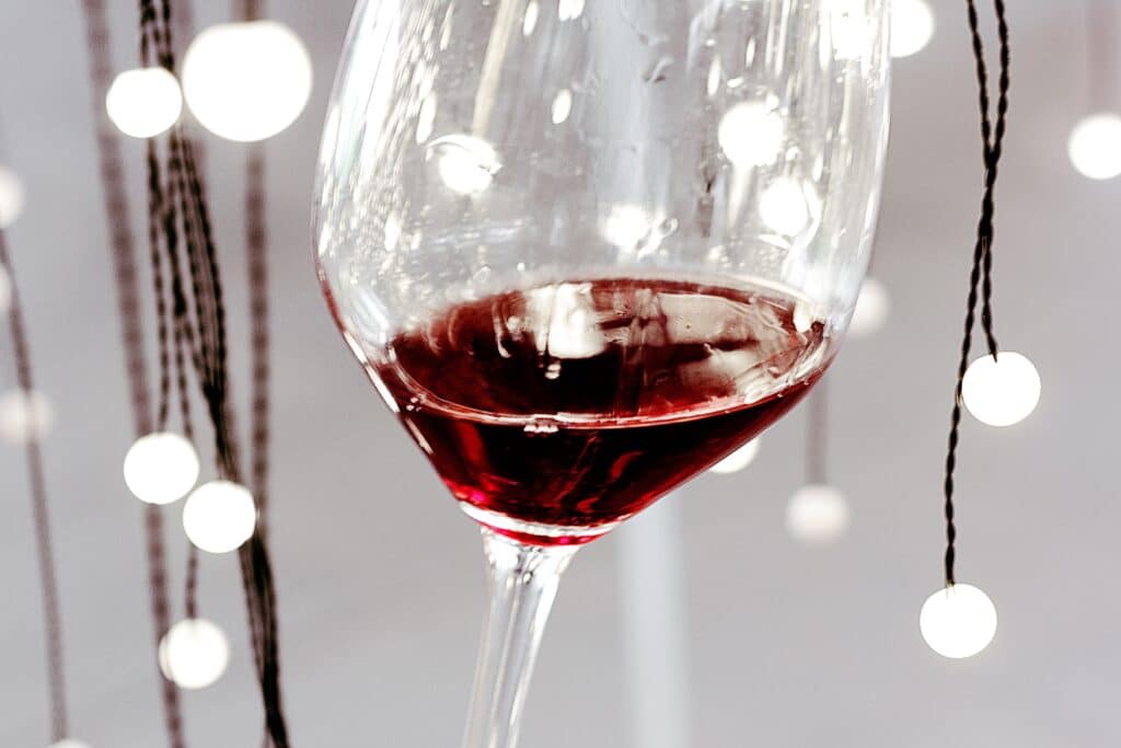 La couleur du vin, sa robe, révèlent des indices précieux