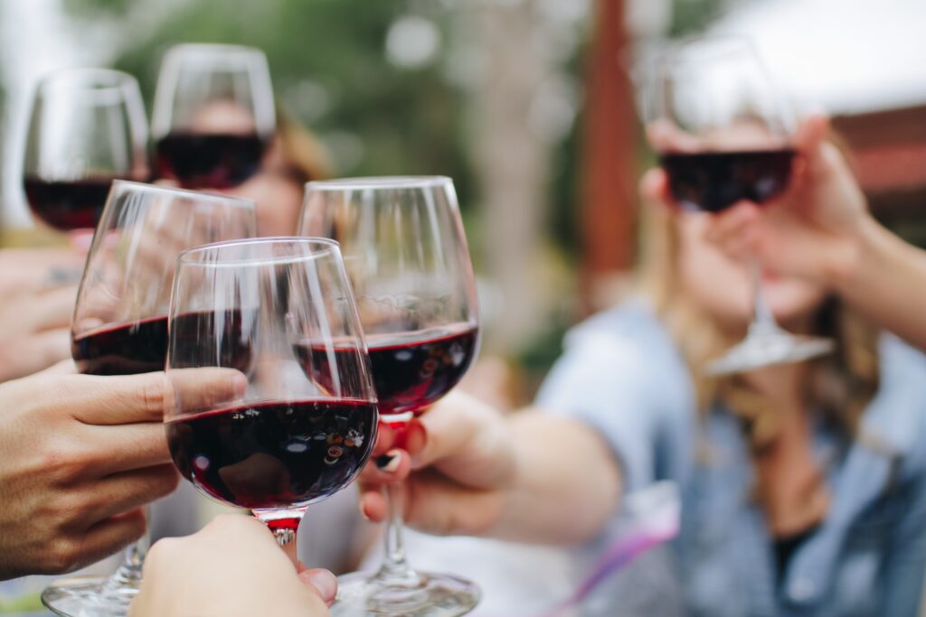 Comment choisir son vin pour un mariage : pas facile