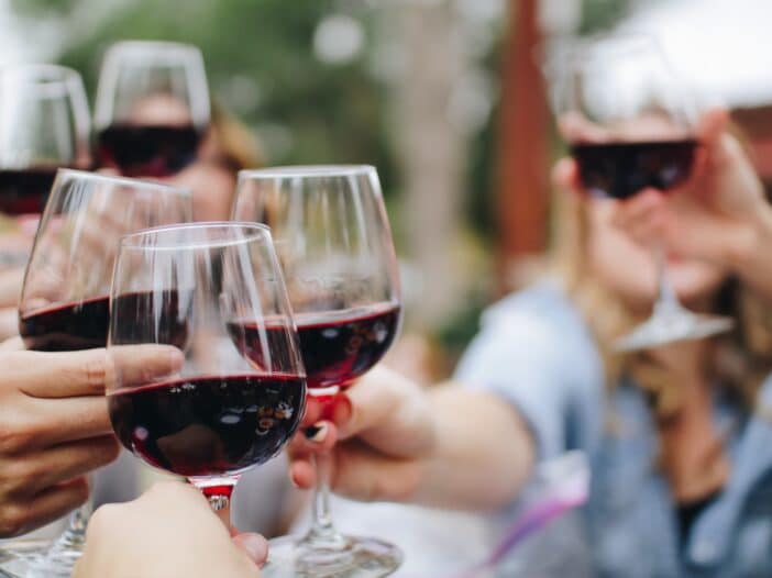 Comment choisir son vin pour un mariage : pas facile