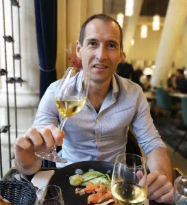 Ghislain, élève de la formation oenologie de l'Académie