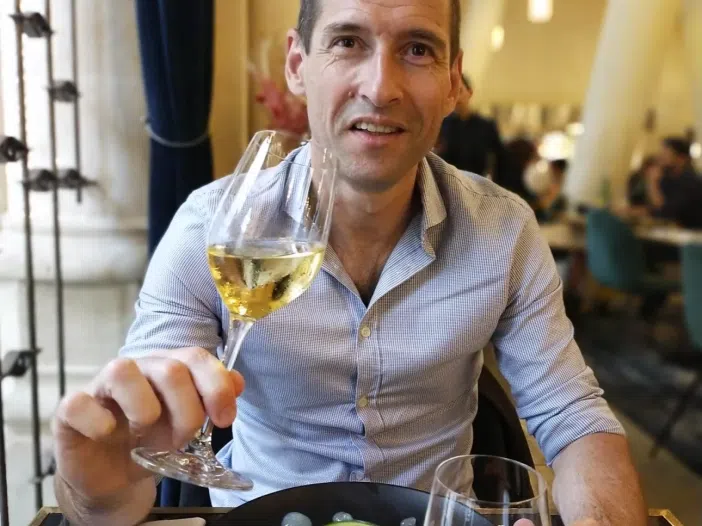 Ghislain, élève de la formation oenologie de l'Académie